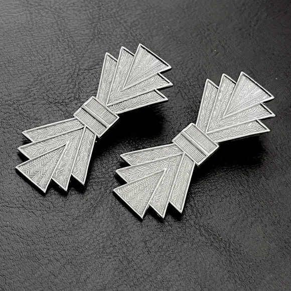 🔴SOLD🔴 Vintage Native American sterling silver intricately stamped earrings - Picture 3 of 7